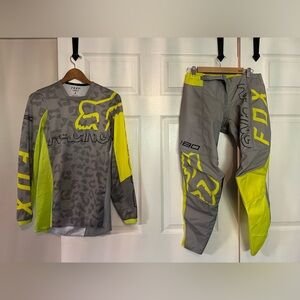 Women’s Fox 180 Dirt Bike Gear Set